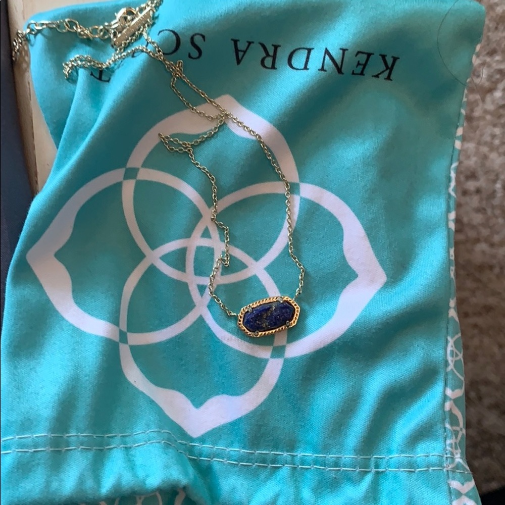 Kendra Scott necklace